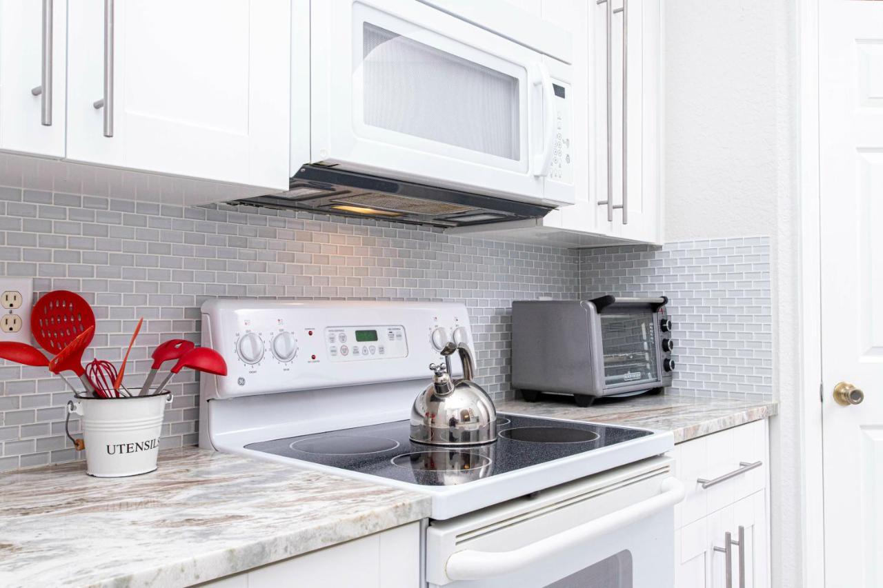 Winsor Dream - 3 Bedrooms 2 Miles From 103 Appartement